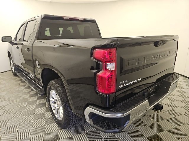2025 Chevrolet Silverado 1500 LT photo 2