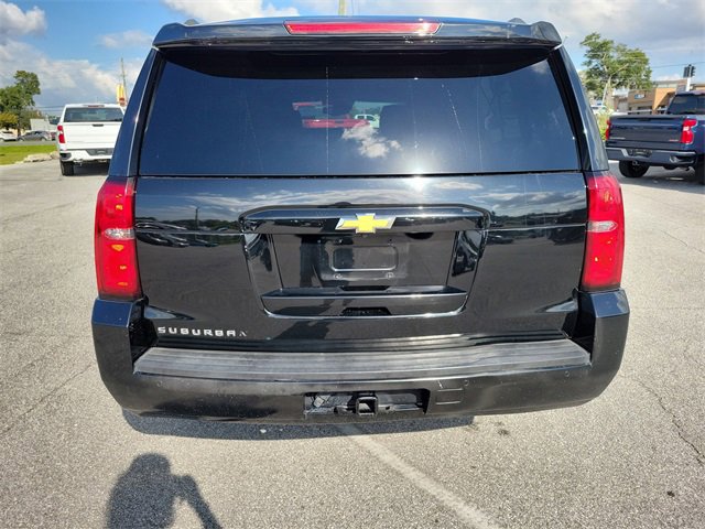 2019 Chevrolet Suburban LT photo 4