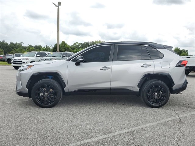 2023 Toyota RAV4 Hybrid XSE photo 3