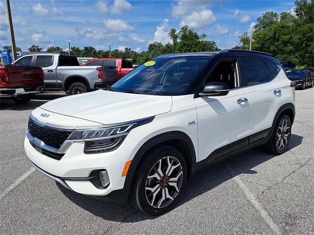 2022 Kia Seltos SX photo 3