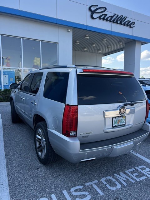 2013 Cadillac Escalade Platinum photo 2