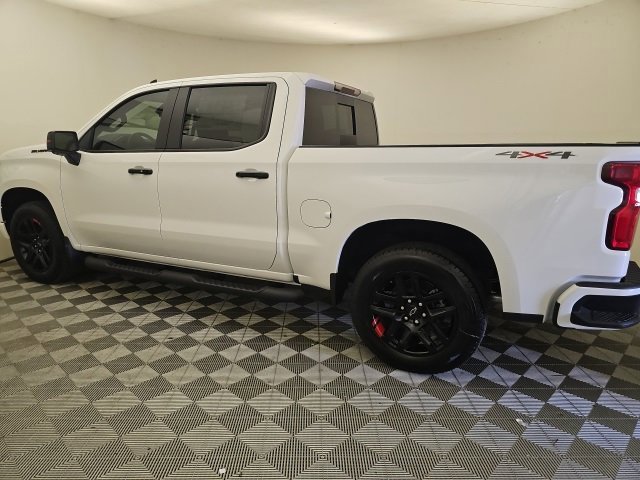2025 Chevrolet Silverado 1500 RST photo 2