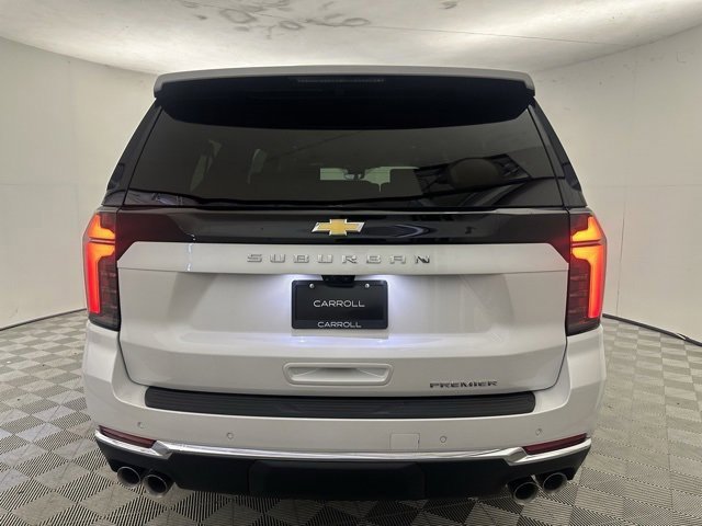 2025 Chevrolet Suburban Premier photo 4