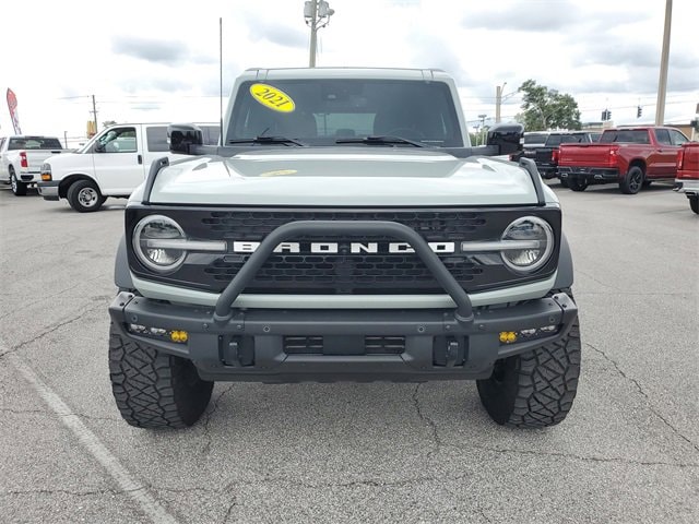 2021 Ford Bronco First Edition photo 2