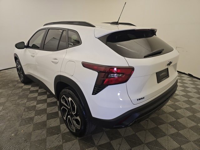 2025 Chevrolet Trax photo 3