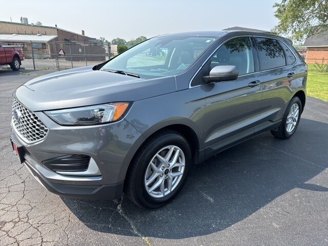 2023 Ford Edge SEL photo 2
