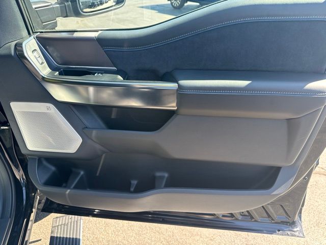 2026 Ford F-250 Super Duty Platinum - Photo 17