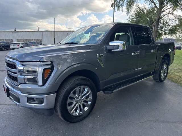 2025 Ford F-150 Lariat photo 2