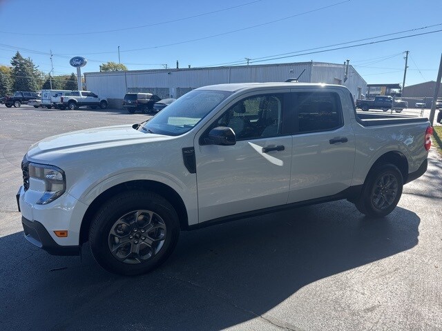 2025 Ford Maverick XLT photo 2