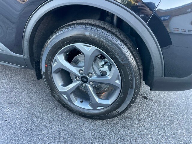 2025 Ford Escape ST-Line photo 4