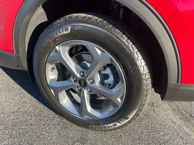 2025 Ford Escape ST-Line photo 4