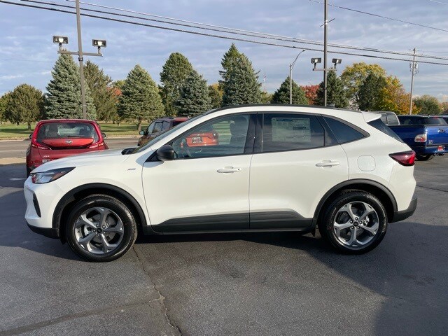 2025 Ford Escape ST-Line photo 3