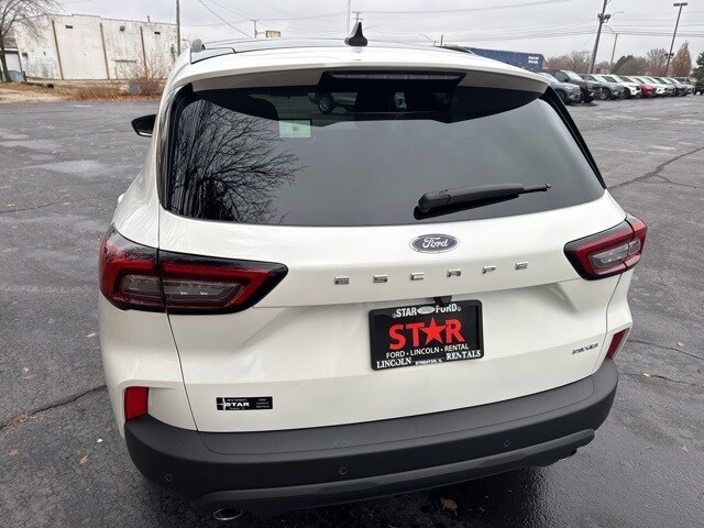 2026 Ford Escape ST-Line photo 4