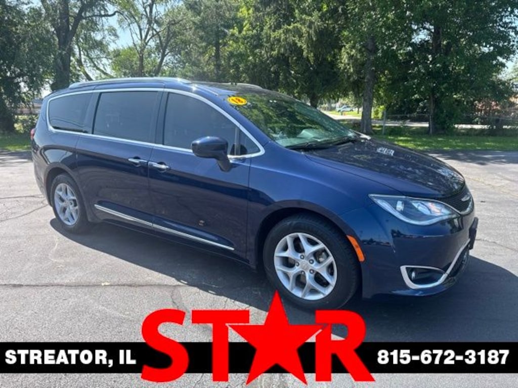 Used 2018 Chrysler Pacifica Touring L Plus Minivan/Van