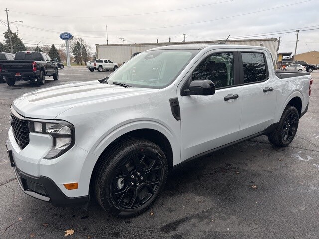 2025 Ford Maverick XLT photo 2