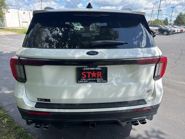 2025 Ford Explorer ST photo 3