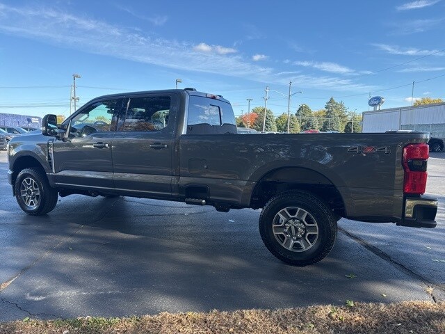 2026 Ford F-350 Lariat photo 3