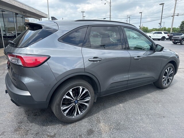 2022 Ford Escape SEL photo 4