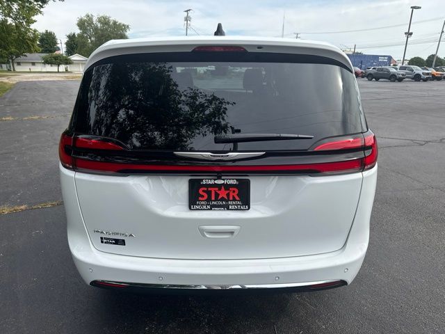 Used 2026 Chrysler Pacifica Select Minivan/Van
