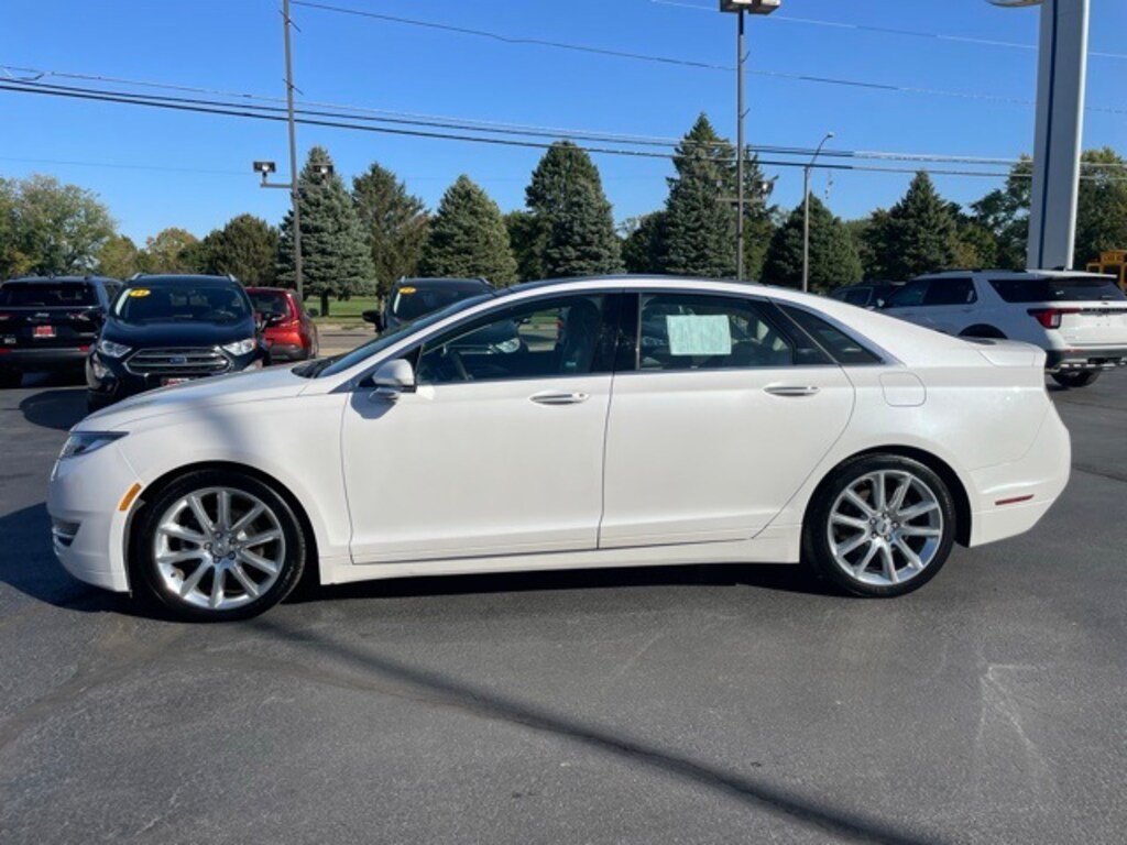 Used 2016 Lincoln MKZ For Sale at Star Ford Inc. VIN 3LN6L2J9XGR612366