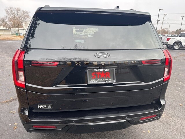 2025 Ford Expedition photo 4