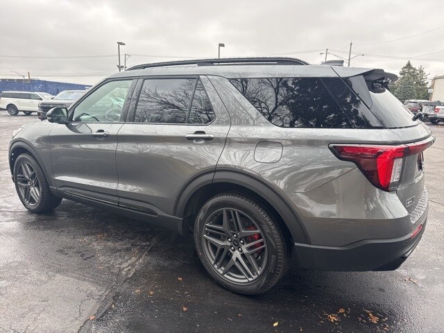 2026 Ford Explorer ST photo 3