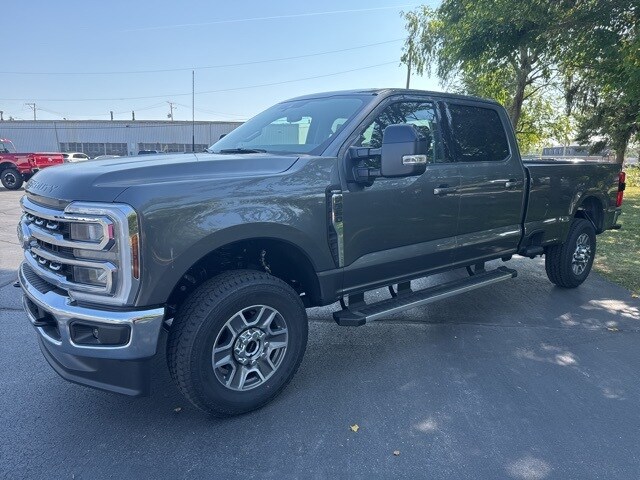 2026 Ford F-350 photo 2