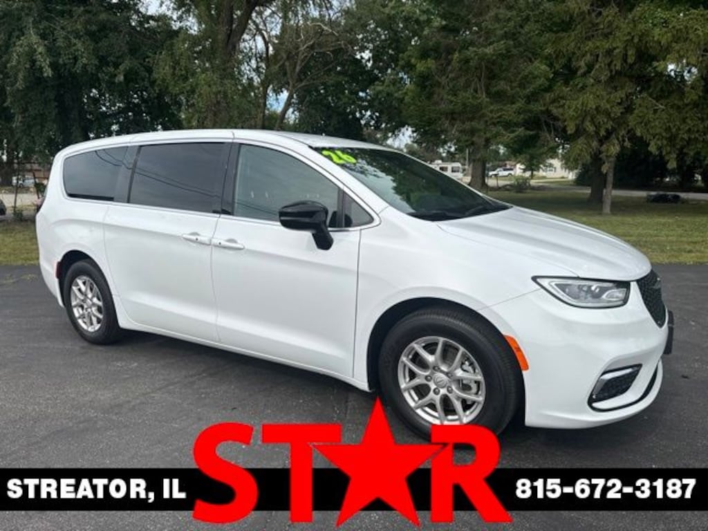 Used 2026 Chrysler Pacifica Select Minivan/Van