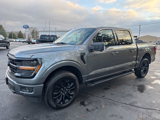 2025 Ford F-150 XLT photo 2