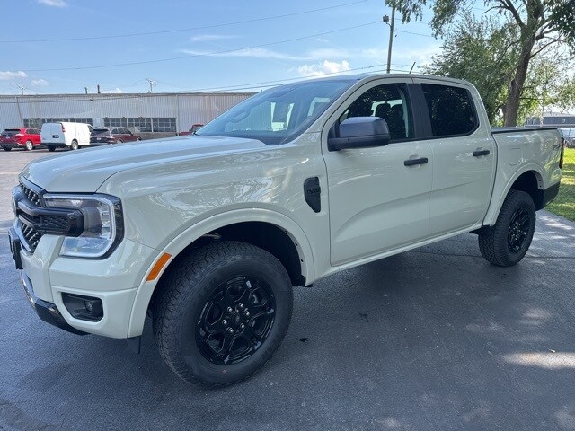 2025 Ford Ranger XLT photo 2