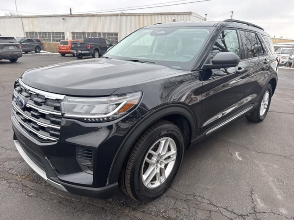 Used 2025 Ford Explorer Active SUV