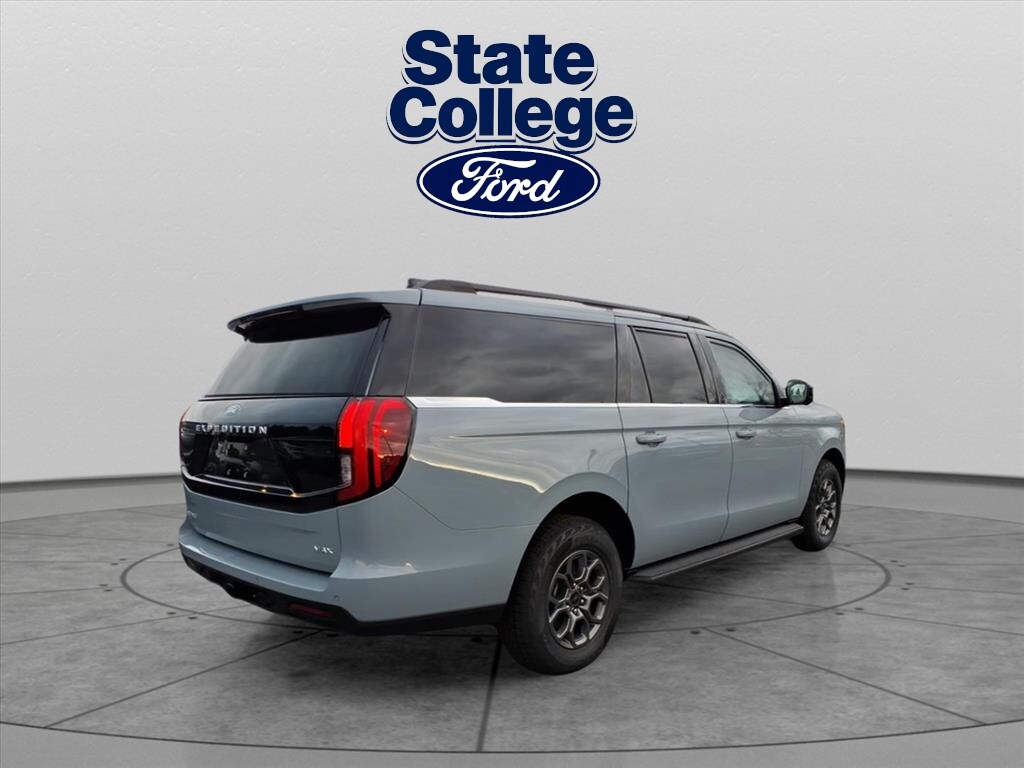 2025 Ford Expedition MAX photo 2
