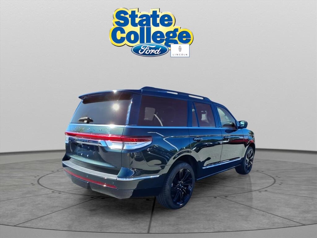 2024 Lincoln Navigator Black Label photo 3