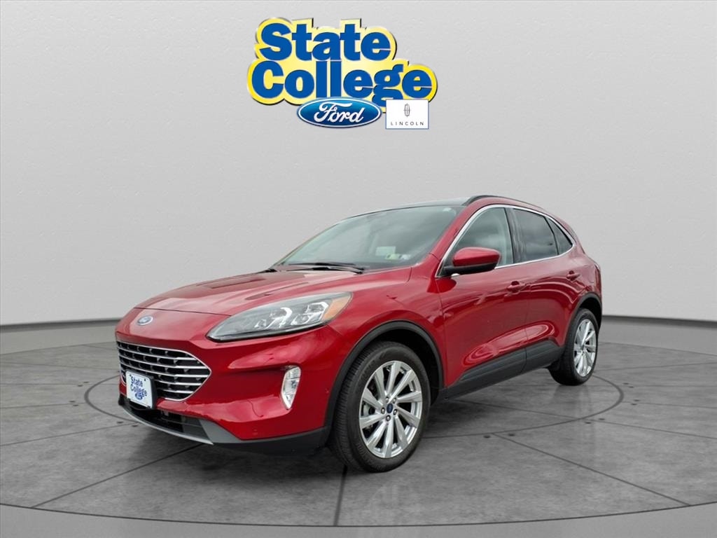 2022 Ford Escape Titanium's photo