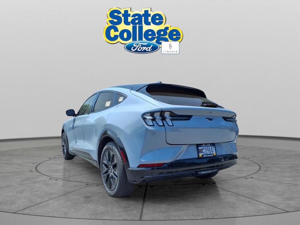 2025 Ford Mustang Mach-E Premium photo 4