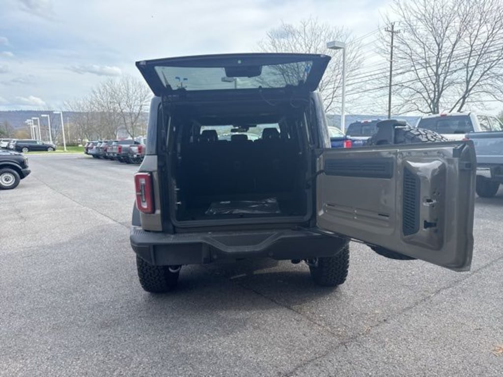 New 2025 Ford Bronco Badlands SUV