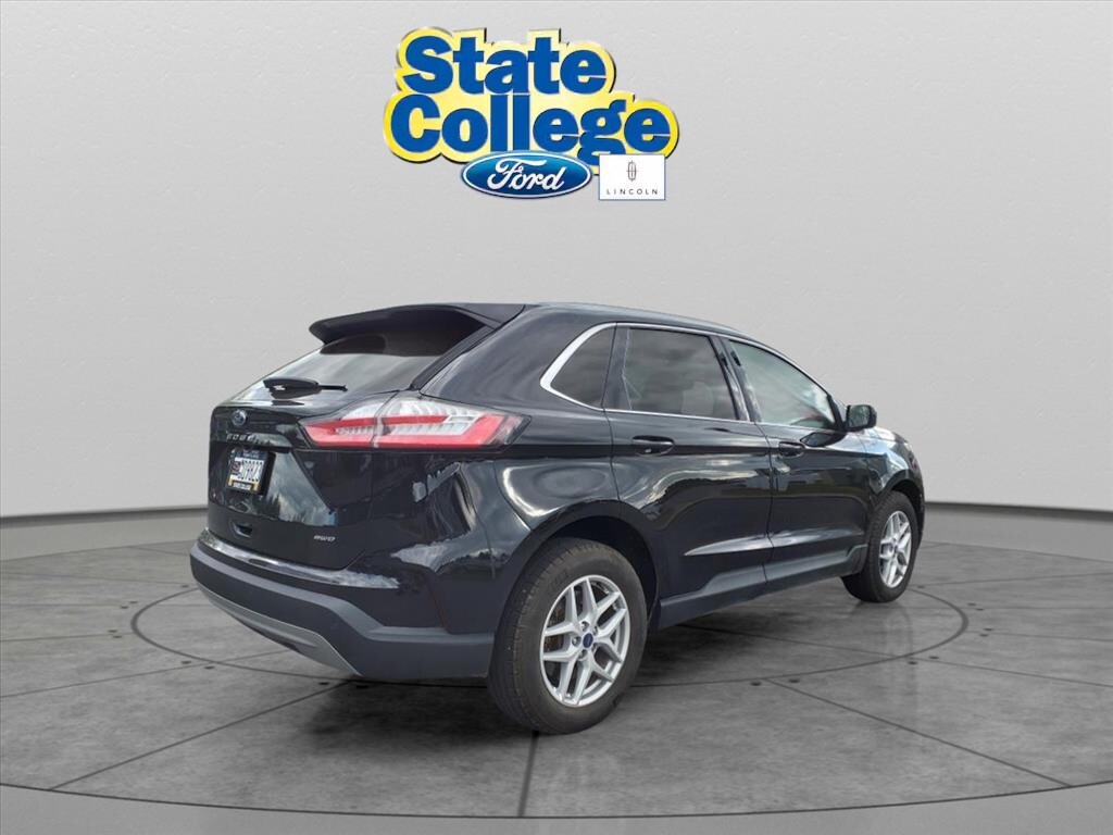 2022 Ford Edge SEL photo 4