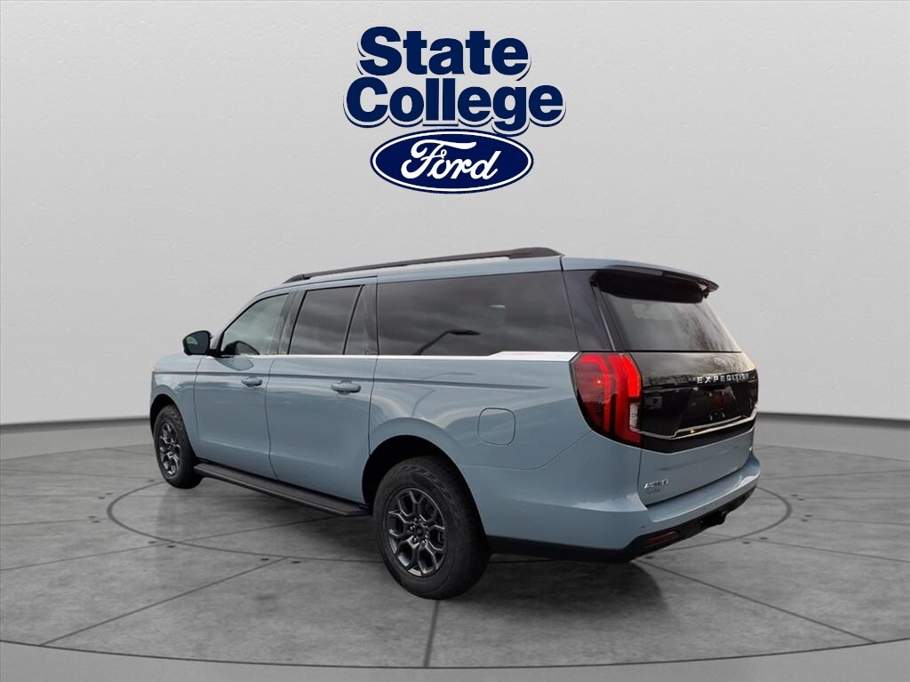 2025 Ford Expedition MAX photo 3