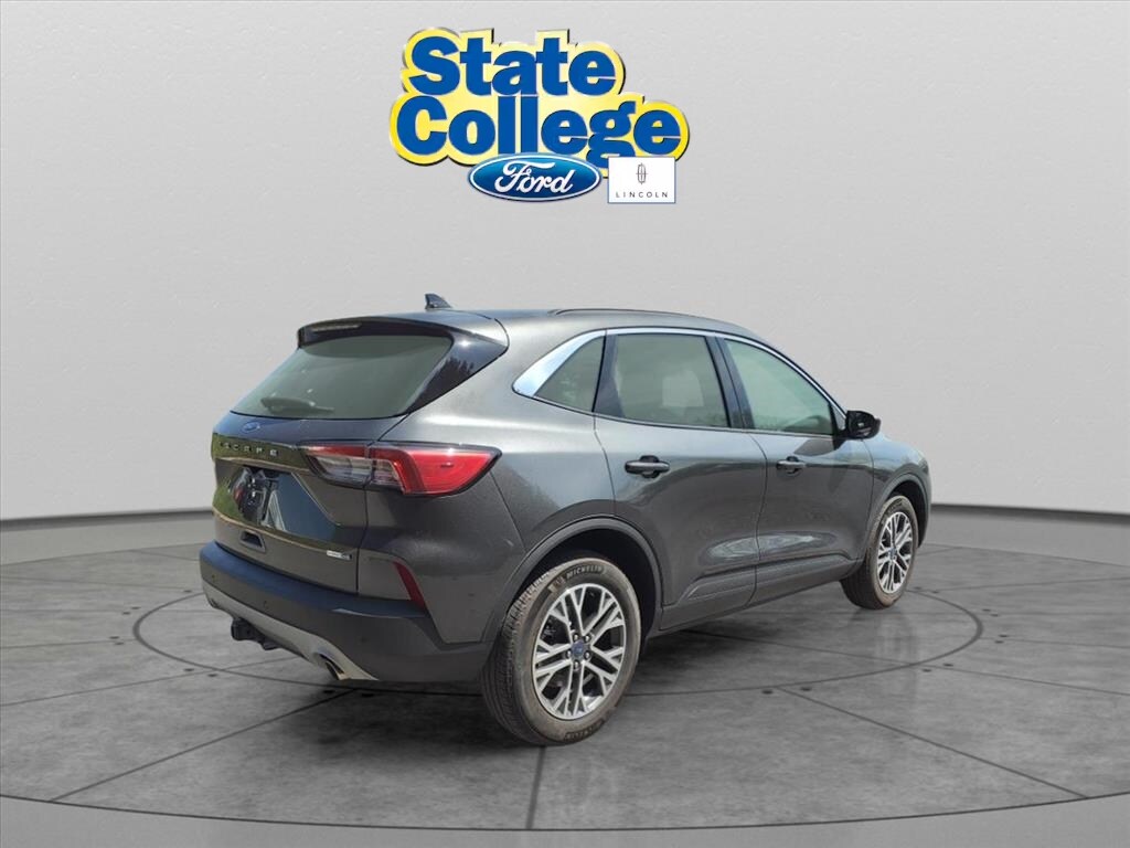 2020 Ford Escape SEL photo 4