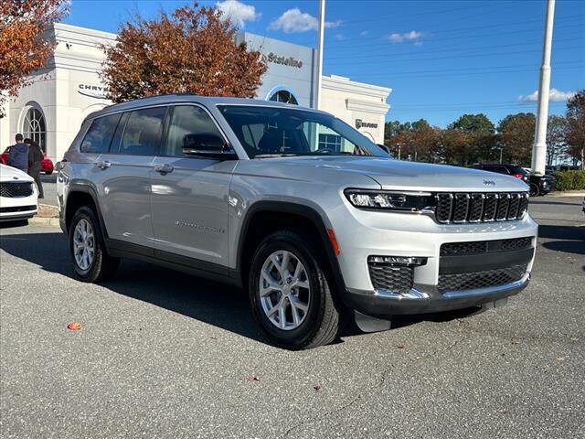 2023 Jeep Grand Cherokee L photo 3