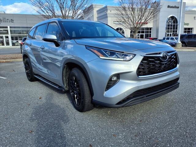 2021 Toyota Highlander Limited photo 3