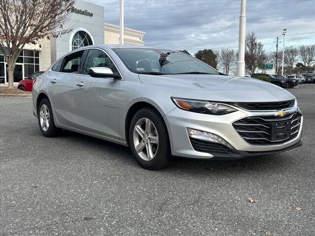2022 Chevrolet Malibu photo 3