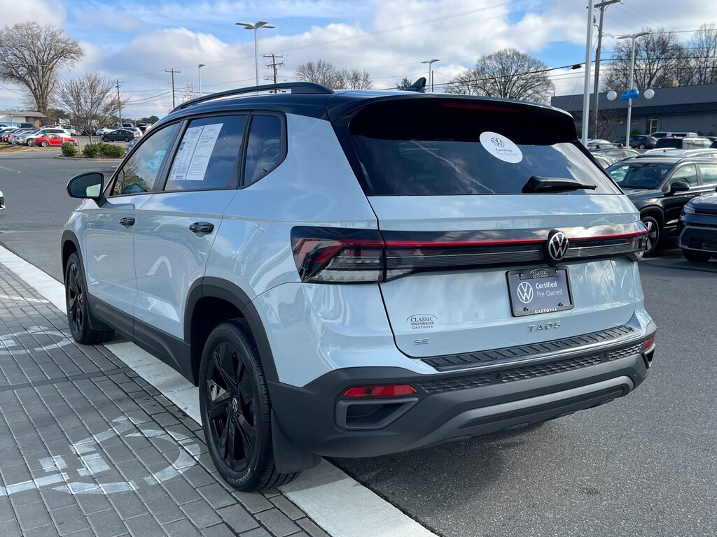 Certified 2025 Volkswagen Taos SE Black SE Black FWD