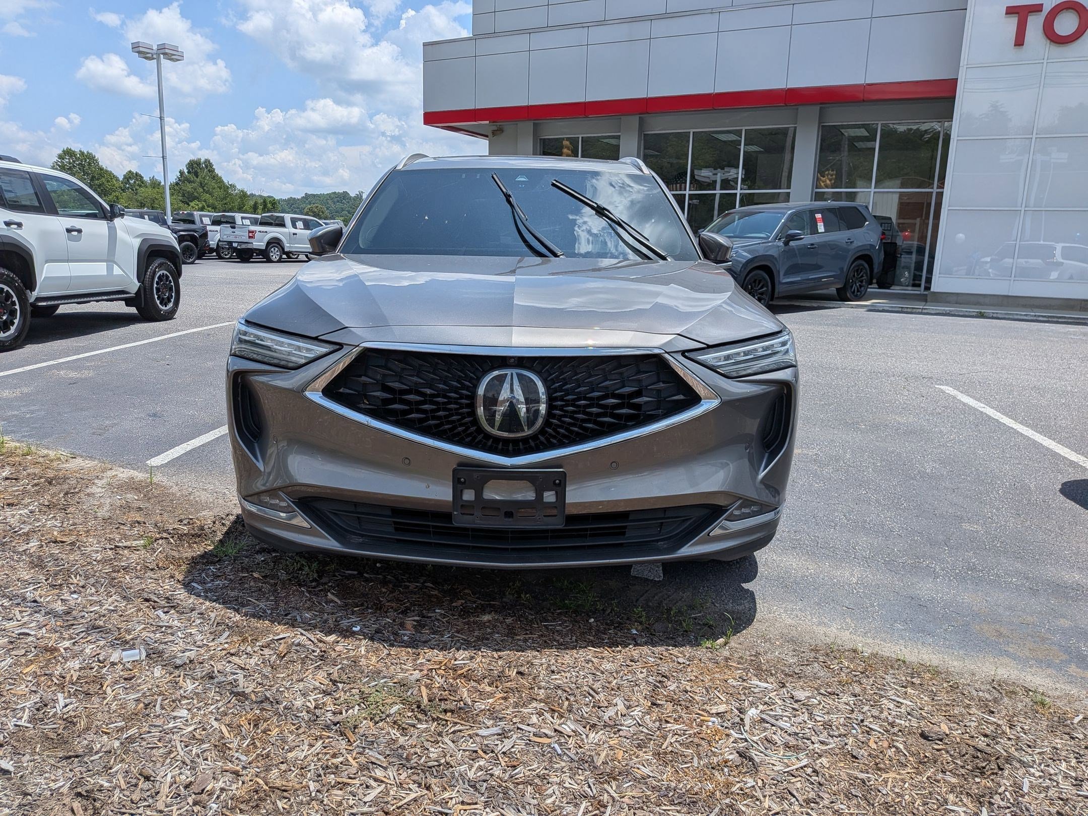 2022 Acura MDX Advance photo 2