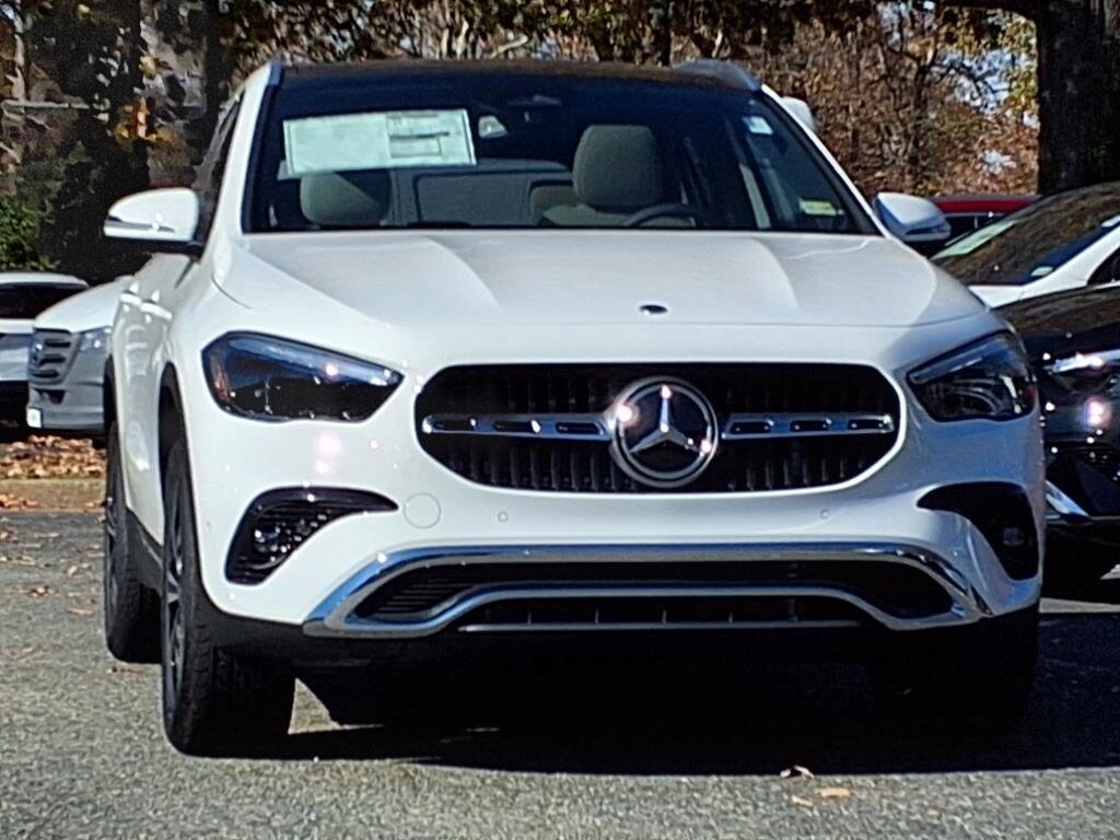 2025 Mercedes Benz GLA 250 4MATIC photo 2