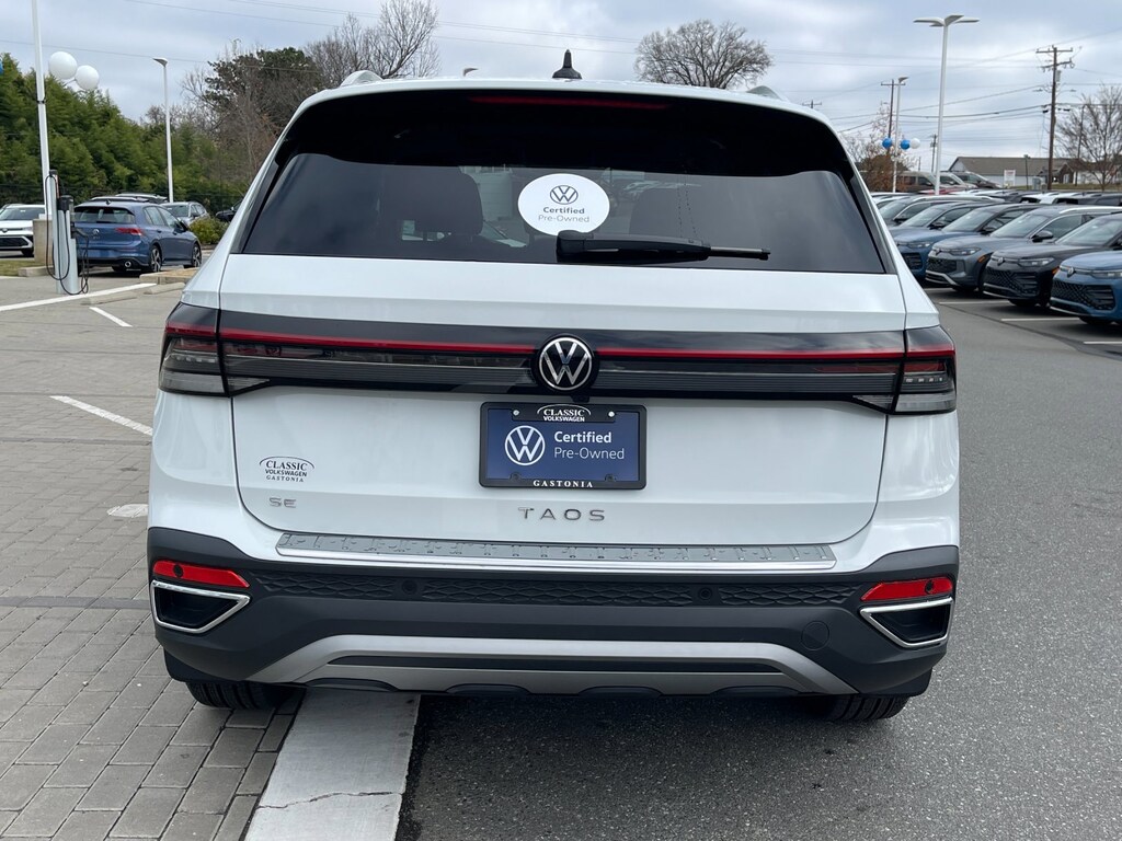 Certified 2025 Volkswagen Taos SE SE FWD