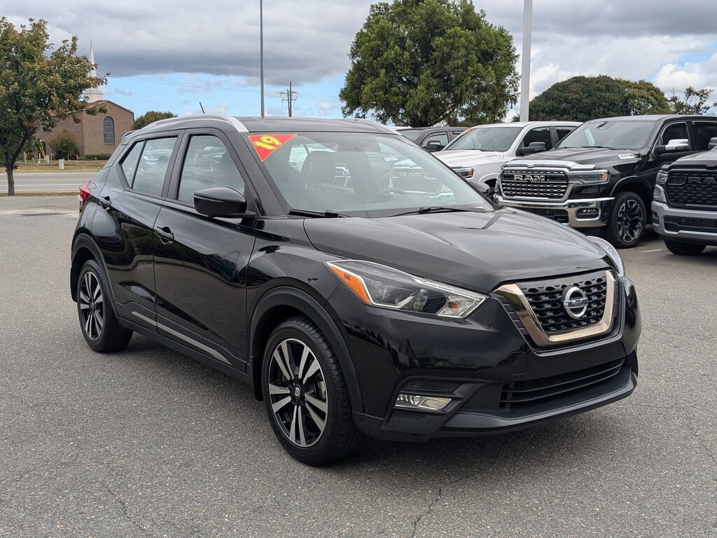 Used 2019 Nissan Kicks SR SR FWD