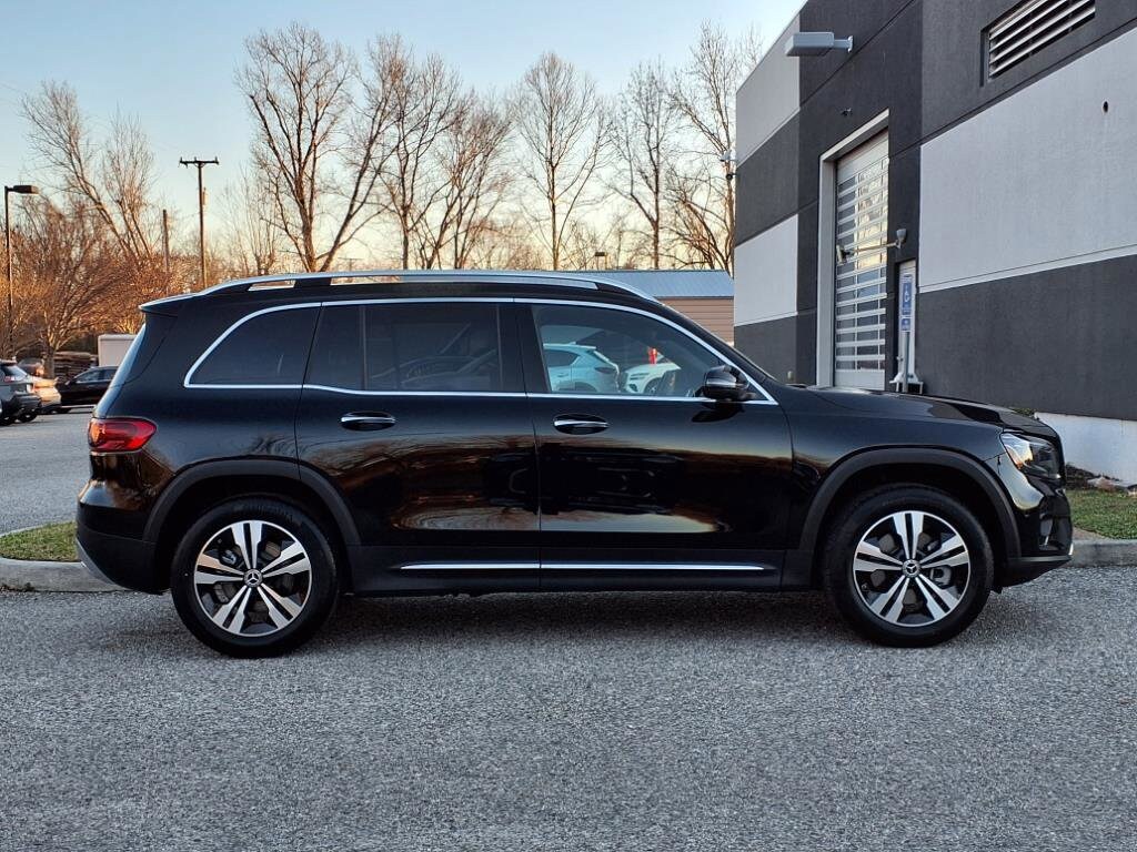 2025 Mercedes Benz GLB 250 4MATIC photo 4