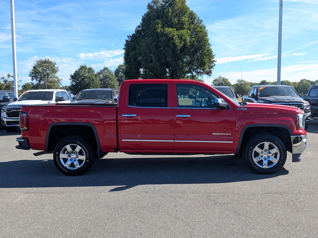 Used 2017 GMC Sierra 1500 SLT 4WD Crew Cab 143.5 SLT