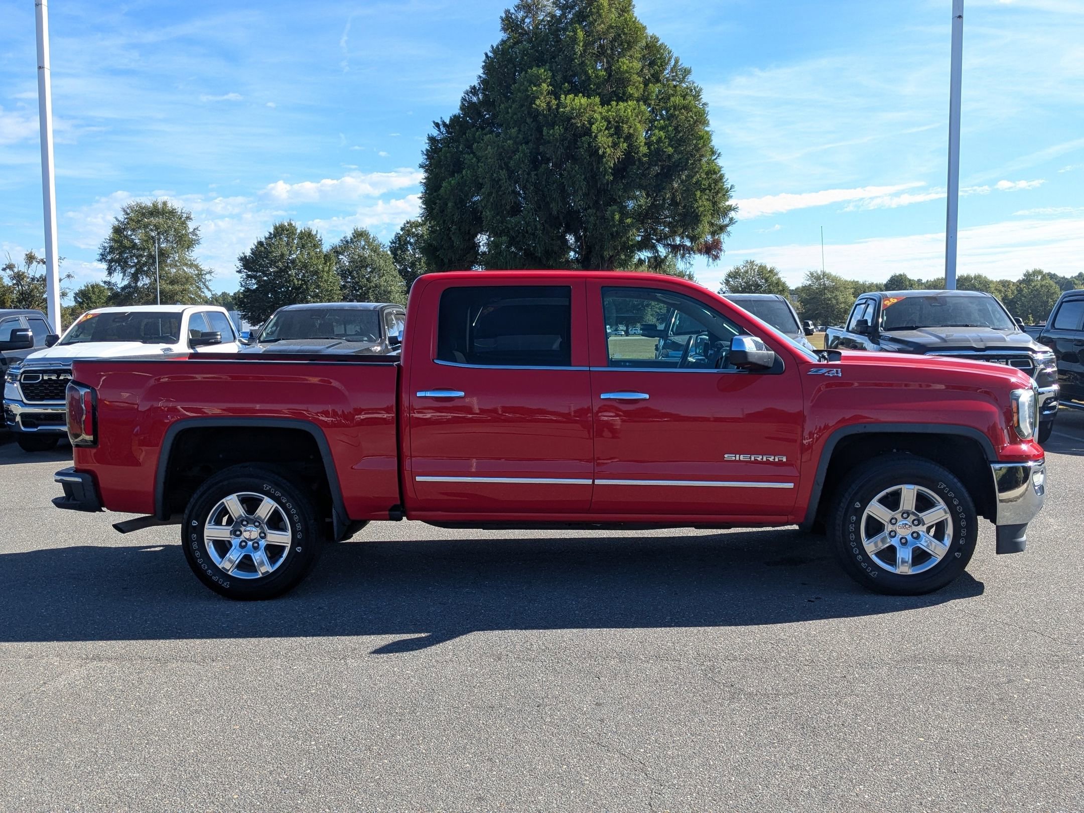 2017 Gmc Sierra 1500 SLT photo 4
